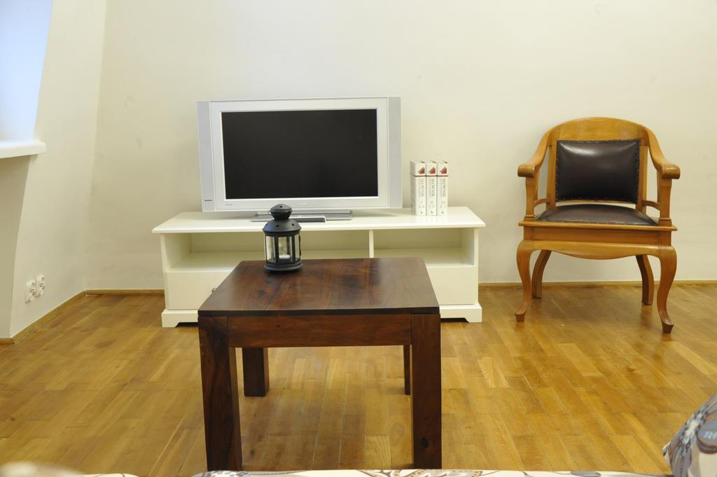 Milotu - Apartament Uniwersytecki Warschau Buitenkant foto